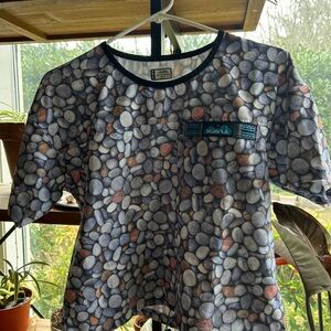 Kavu Women’s Pebble Print Short Sleeve Tee Gray